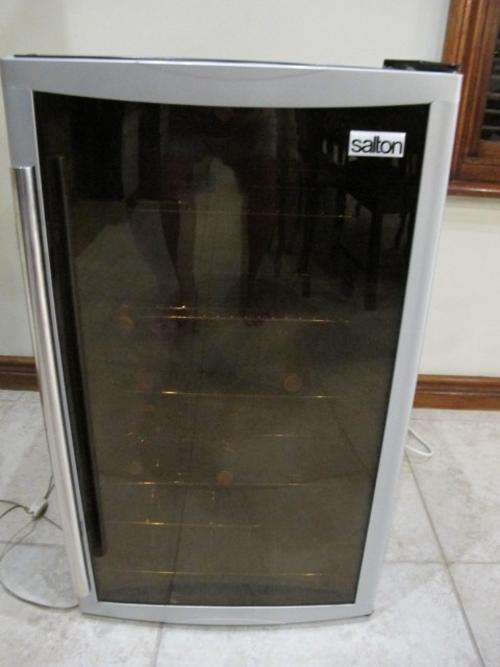 Salton wine cooler-barely used-like new