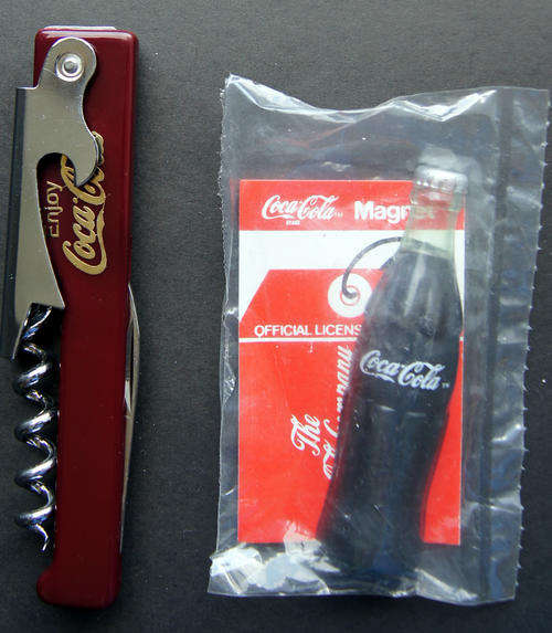 NEW COCA COLA CORKSCREW & COKE BOTTLE FRIDGE MAGNET (bottle height 8cm)