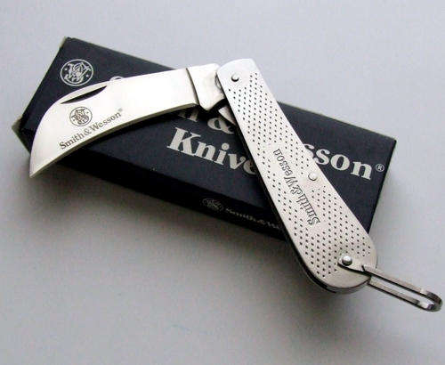 SMITH & WESSON HAWKBILL STAINLESS STEEL POCKET KNIFE
