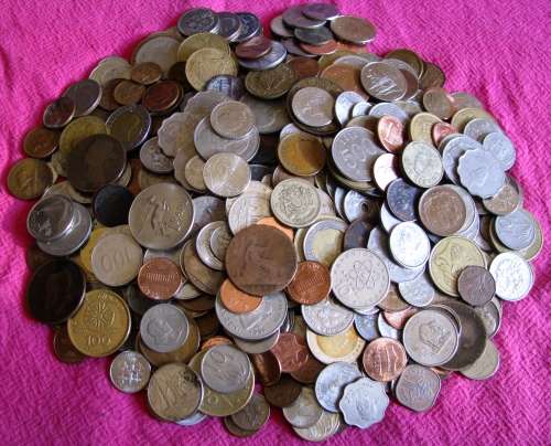 450+ ASSORTED WORLD COINS