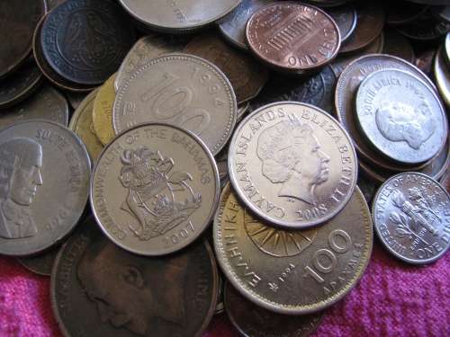 450+ ASSORTED WORLD COINS