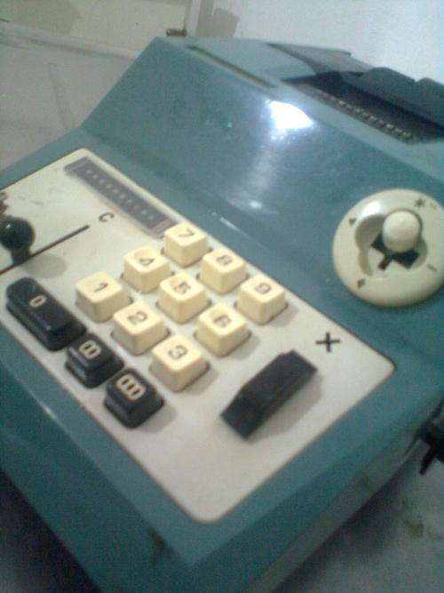 VINTAGE ADDING MACHINE - OLIVETTI