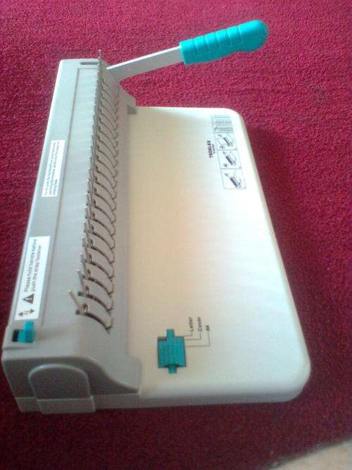 TEDELEX COMB BINDING MACHINE L/DUTY