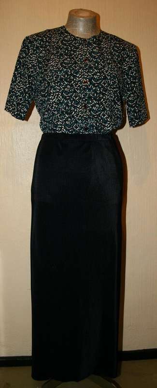 vintage blue pleated long skirt size medium