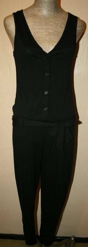 black jumpsuit - Size: 6/30