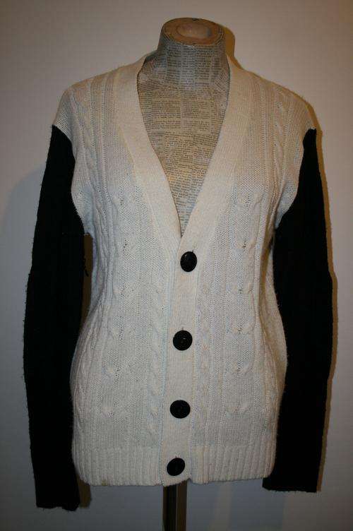 Black and Cream Cable Knit Jersey - Size: S could M