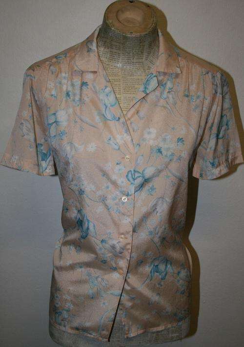 Clearance Sale Vintage Light Salmon Flower Print silk like Blouse - Size 12/36