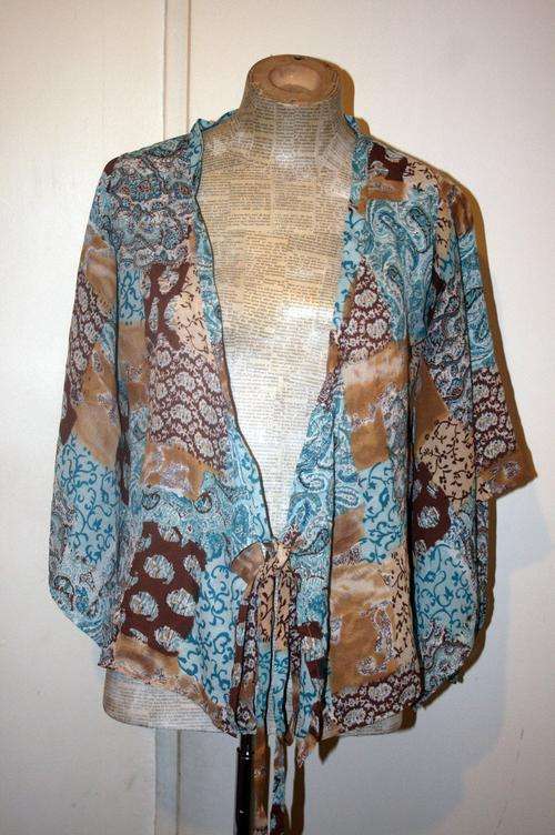 Vintage Patterned Chiffon Kimono Styled Top/Shrug - Size - S/M