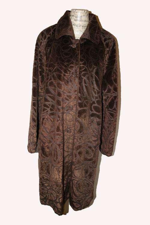 Vintage Chocolate Embossed Coat Size:L