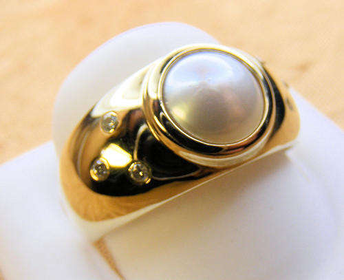 9ct Domed Mabe Ring - NO RESERVE!!