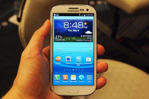 Samsung Galaxy S3 32GB with cover and screen protector and warranty