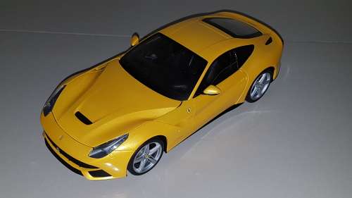 1:18 Hot Wheels Elite Ferrari F12 Berlinetta