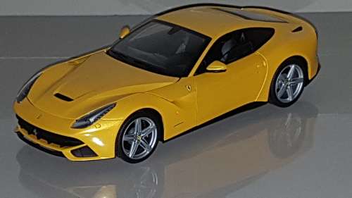 1:18 Hot Wheels Elite Ferrari F12 Berlinetta