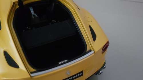1:18 Hot Wheels Elite Ferrari F12 Berlinetta