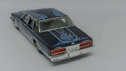 Chevrolet Caprice and Chevrolet Impala lowriders 1:64 scale