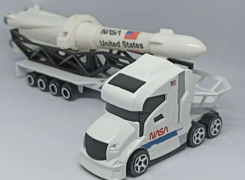 NASA 1:64 scale diecast vehicles x6