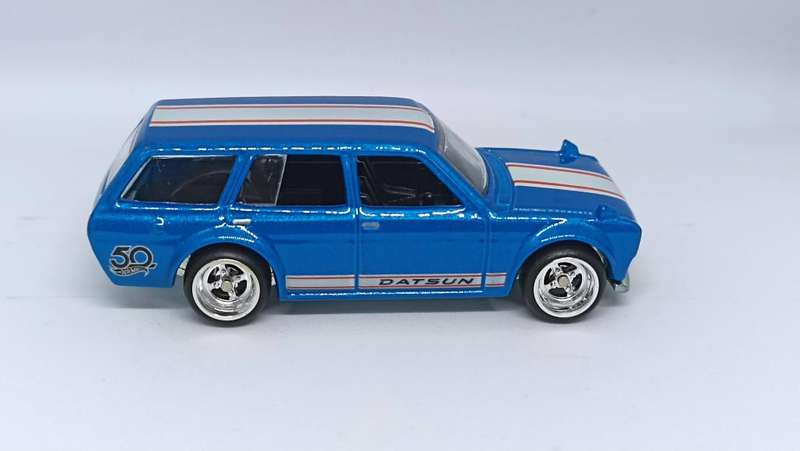 Hot wheels premium Datsun 510 uncarded
