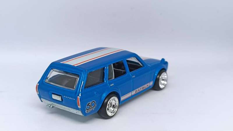 Hot wheels premium Datsun 510 uncarded