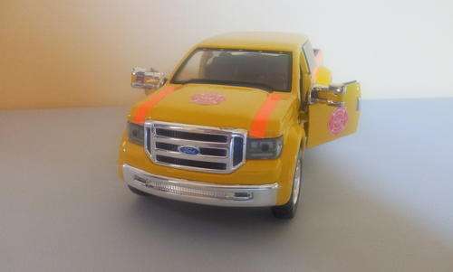 Maisto Ford Mighty F350 Die Cast Scale Model fire truck