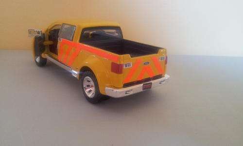 Maisto Ford Mighty F350 Die Cast Scale Model firetruck