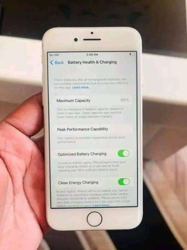 IPHONE 8, 64G WHITE,IN GOOD CONDITION, BARGAIN OF THE MONTH