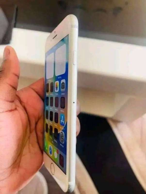 IPHONE 8, 64G WHITE,IN GOOD CONDITION, BARGAIN OF THE MONTH