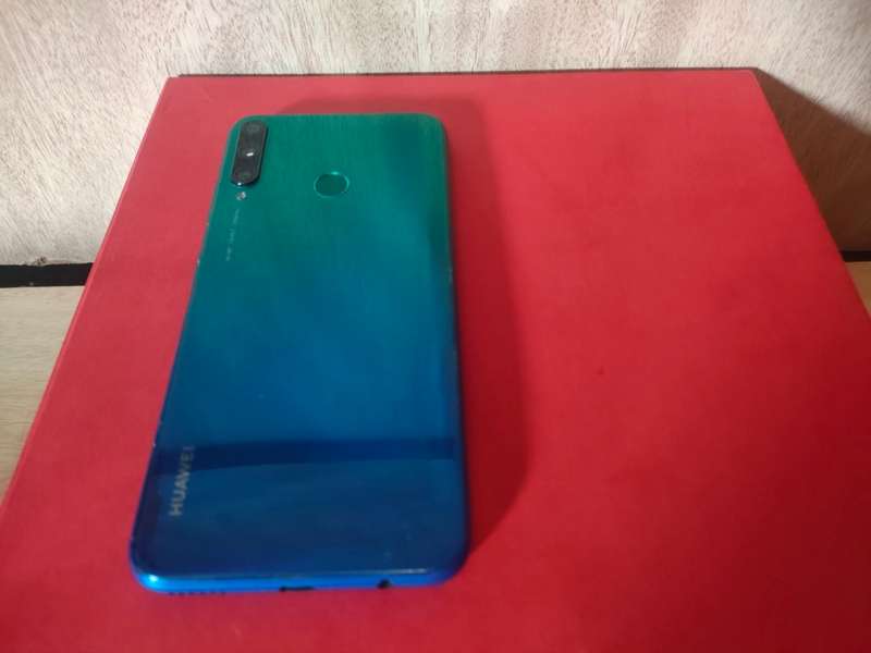 SMARTPHONE HUAWEI Y7P, TRIPLE 48MP AI CAMERA, FINGERPRINT PRISTINE CONDITION BARGAIN