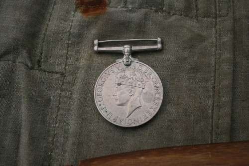 War medal Issued To. C304354 I. Gallant