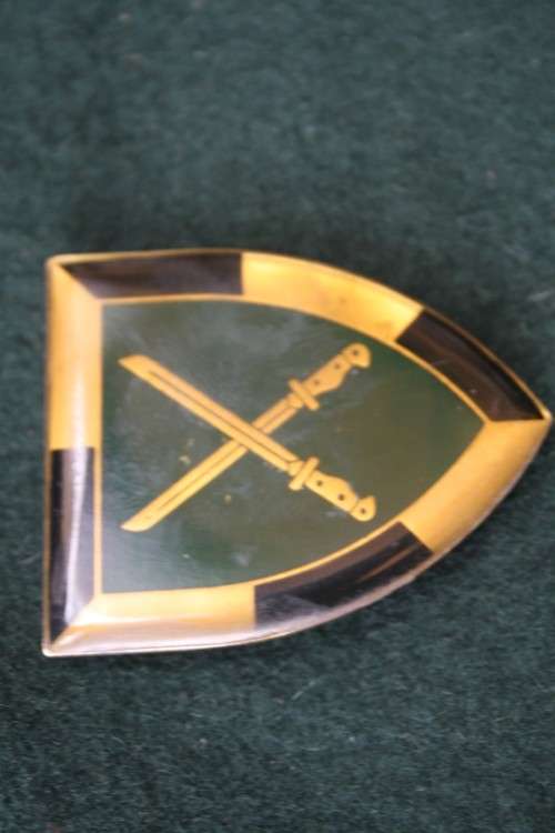 Border war Flash. All pins intact