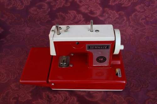 Metal Sewing mate Kids Sewing machine