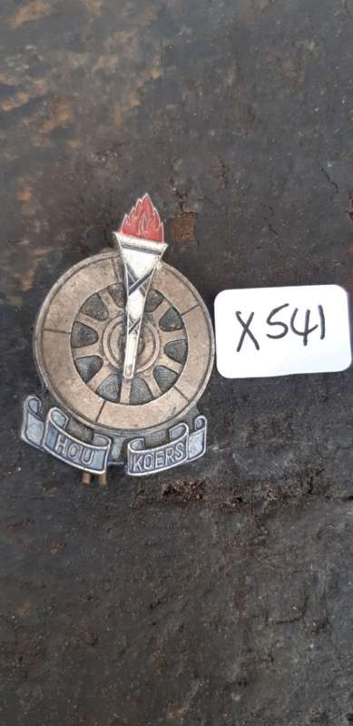 Early type Voortrekker Beret Badge