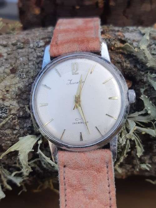 Jewelia watch  Working