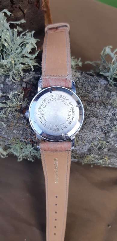 Jewelia watch  Working