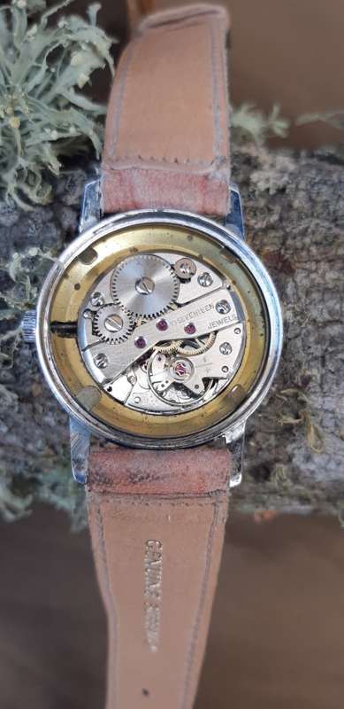 Jewelia watch  Working