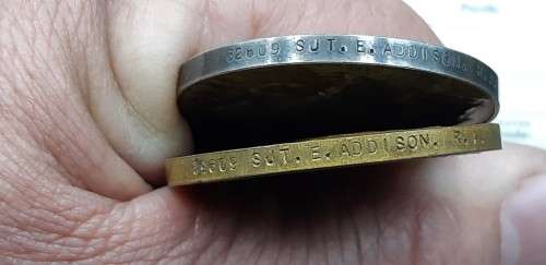 WW1 and WW2 Medal sets to same family members.