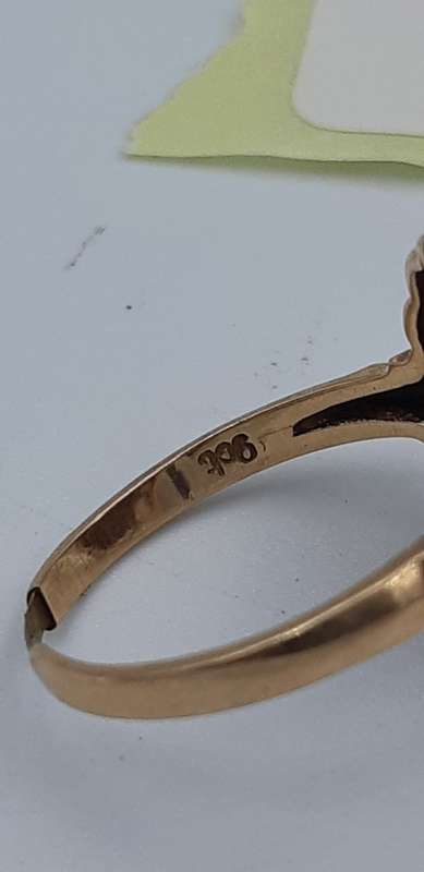 9 c gold ring with tiger eye
