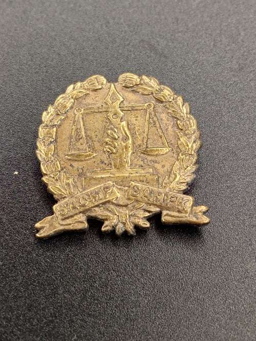 1 lot of 5 badges