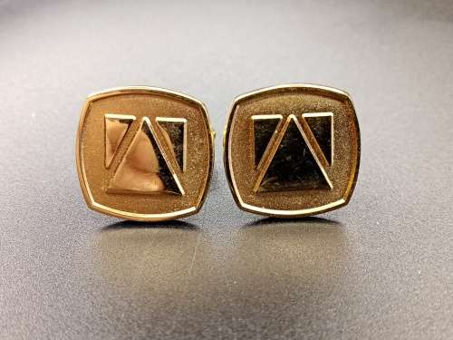 Cufflinks