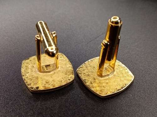 Cufflinks