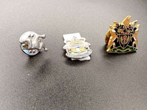 3 badges