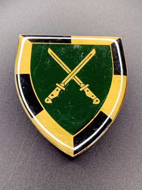 Original metal shoulder flash