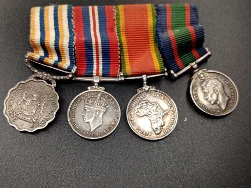 Miniature 4 medal set