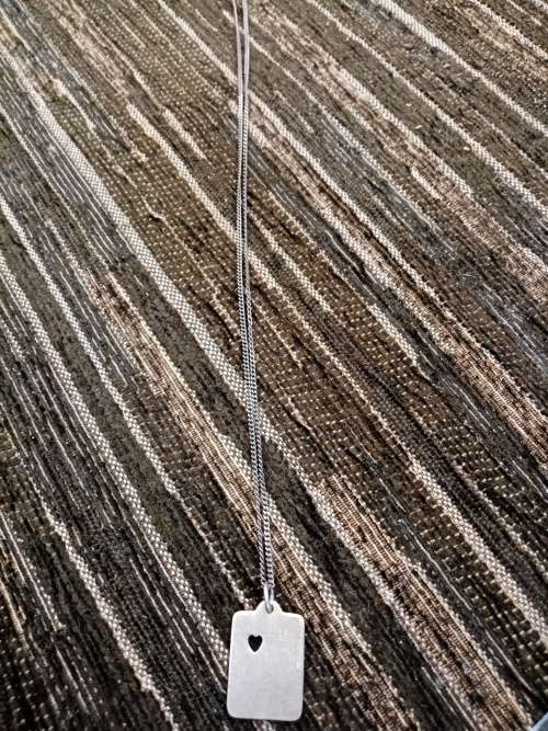 Pendant on chain 50.4 cm