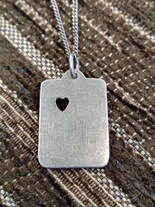 Pendant on chain 50.4 cm