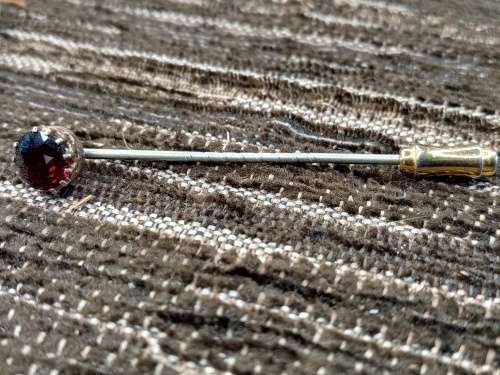 9 ct gold with Garnet tie pin 7mm diameter