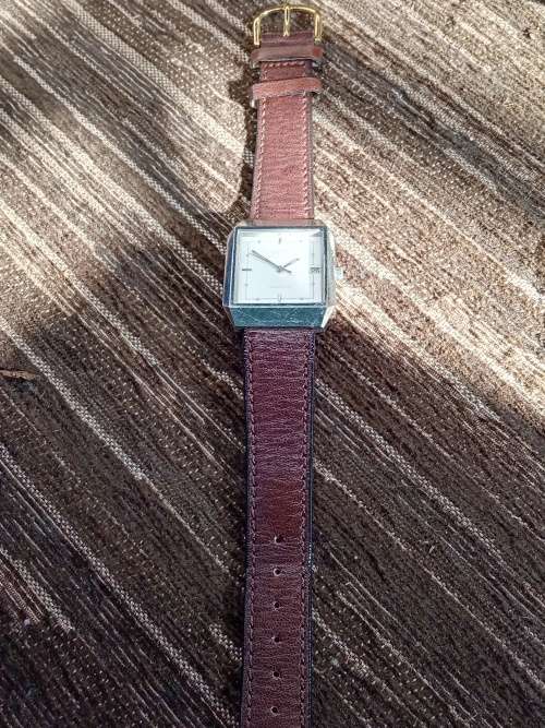 Oris quartz wrist watch 35mm lug to lug 29mm ex crown WORKING