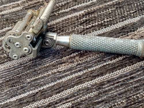 Vintage Wilkinson mens razor