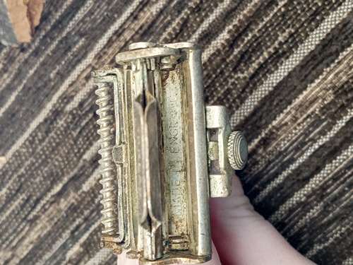 Vintage Wilkinson mens razor