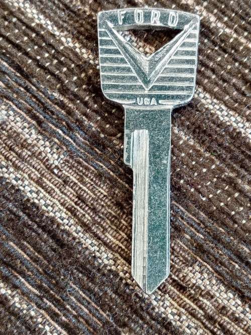 Ford vintage uncut keys