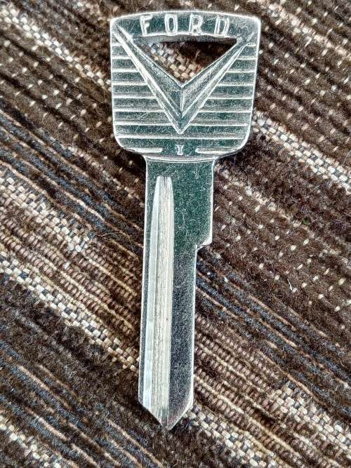 Ford vintage uncut keys